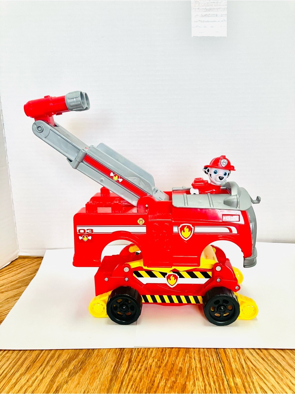 Paw Patrol Marshall Rise & Rescue Fire Truck Incomplete Read Spin Master